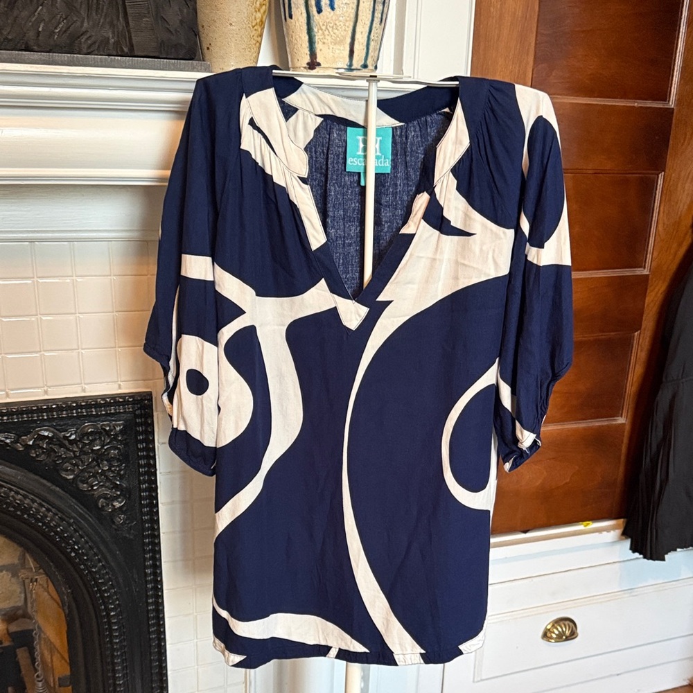 Escapada Navy and White Abstract‎ Blouse- worn a few times